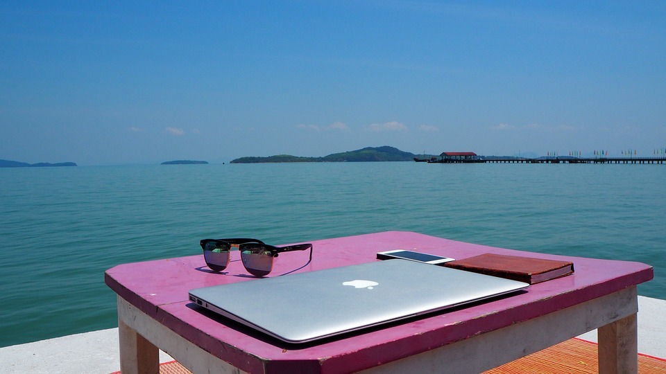 The Digital Nomad Movement Has a Real Problem With Hype and Egotism