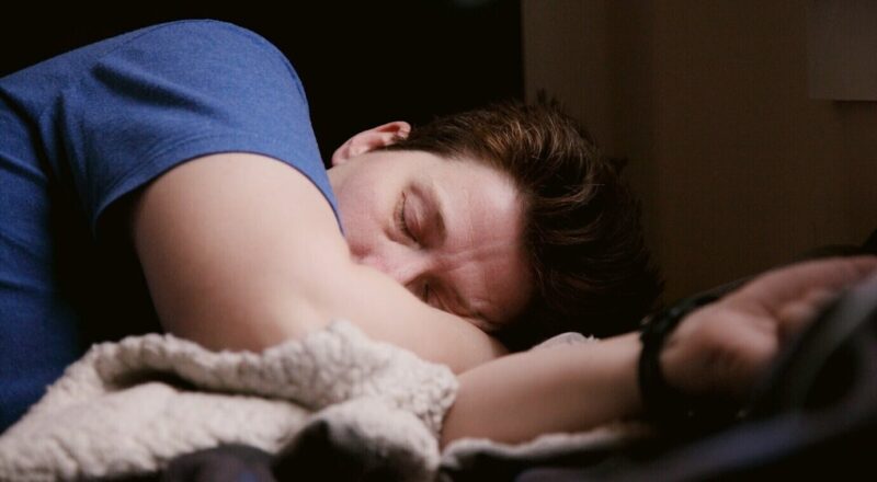 Remembering Dreams While Falling Asleep