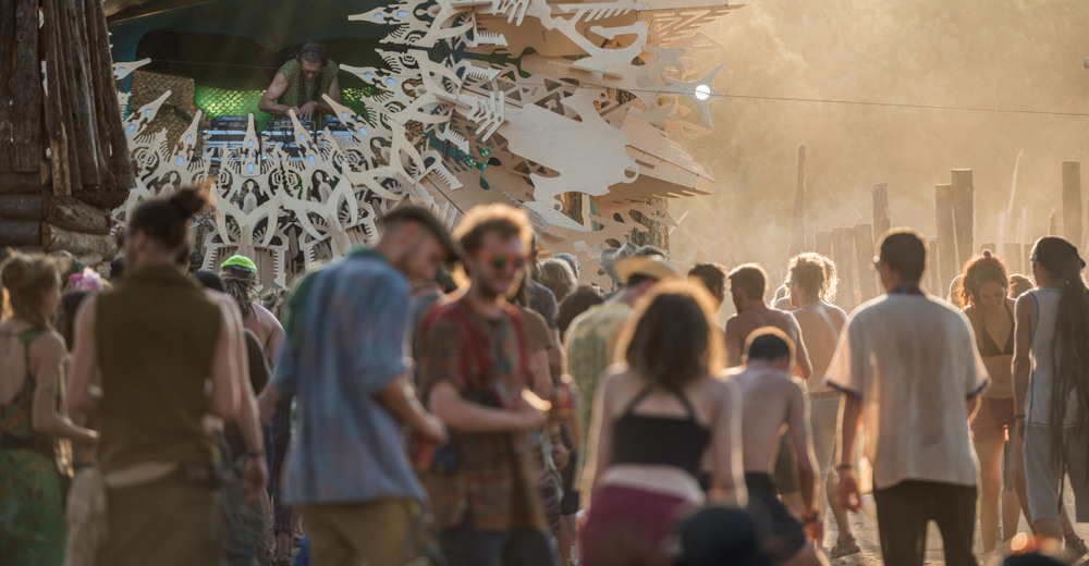 Psychedelics and Hot Weather: Risks and Harm Reduction